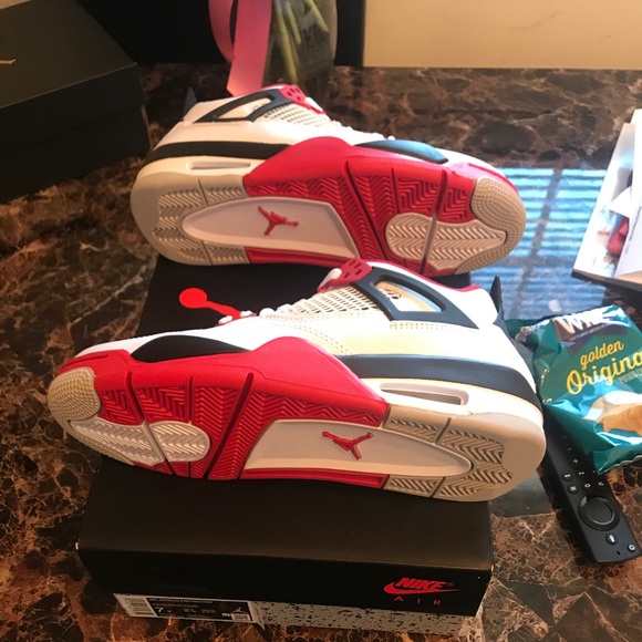 Jordan 4 Retro Fire Red (2020) Sz. 7Y - Picture 4 of 5